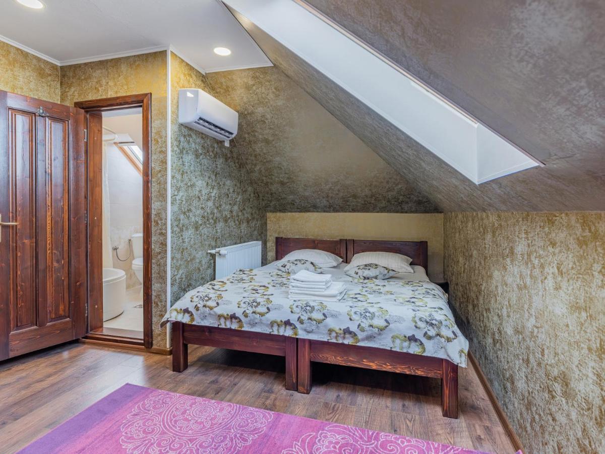 Hotel Casa Saraste Rîşnov Exteriér fotografie