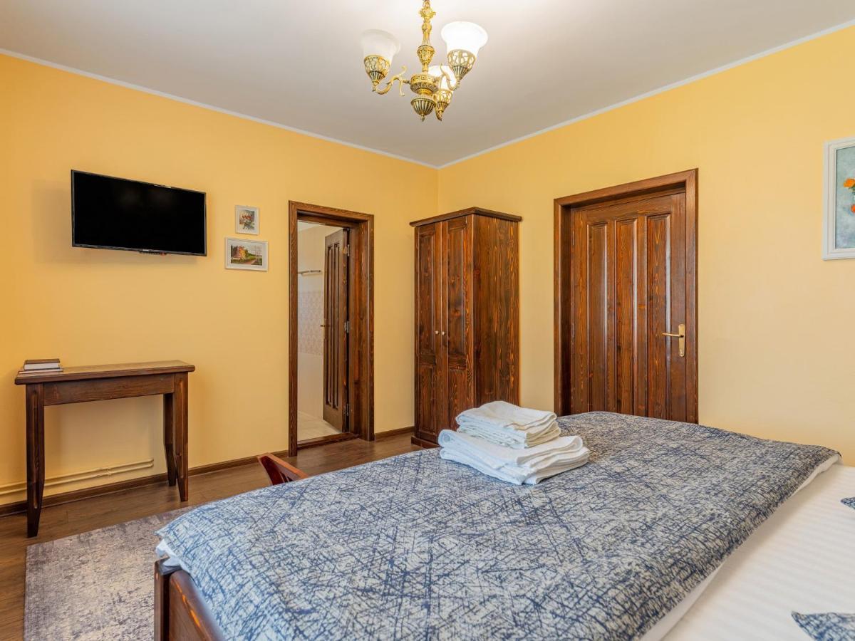 Hotel Casa Saraste Rîşnov Exteriér fotografie