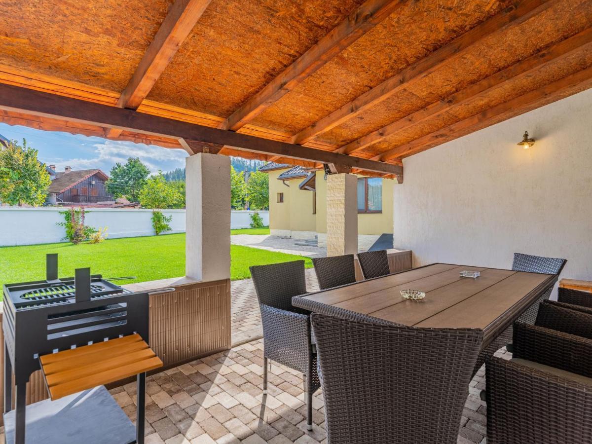 Hotel Casa Saraste Rîşnov Exteriér fotografie