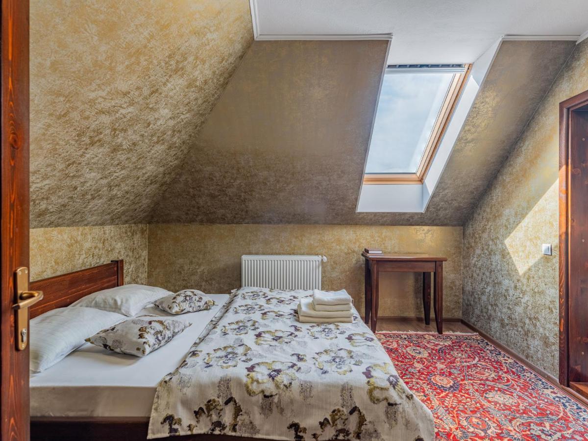 Hotel Casa Saraste Rîşnov Exteriér fotografie