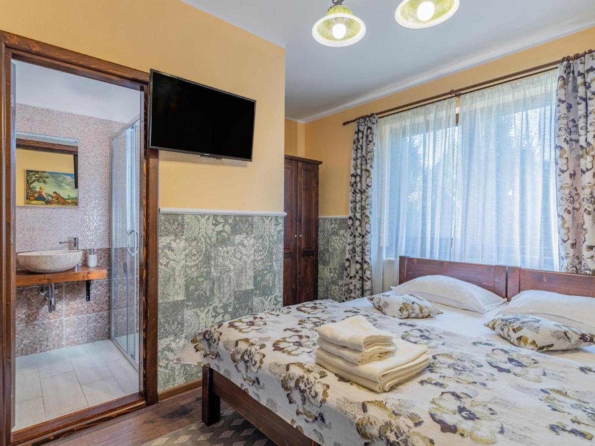 Hotel Casa Saraste Rîşnov Exteriér fotografie