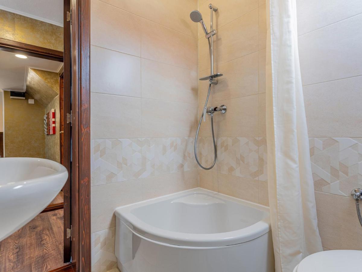 Hotel Casa Saraste Rîşnov Exteriér fotografie