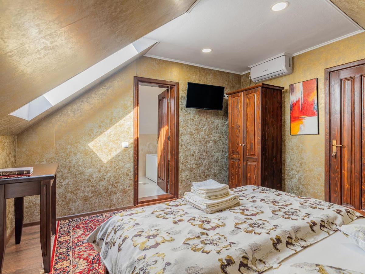 Hotel Casa Saraste Rîşnov Exteriér fotografie
